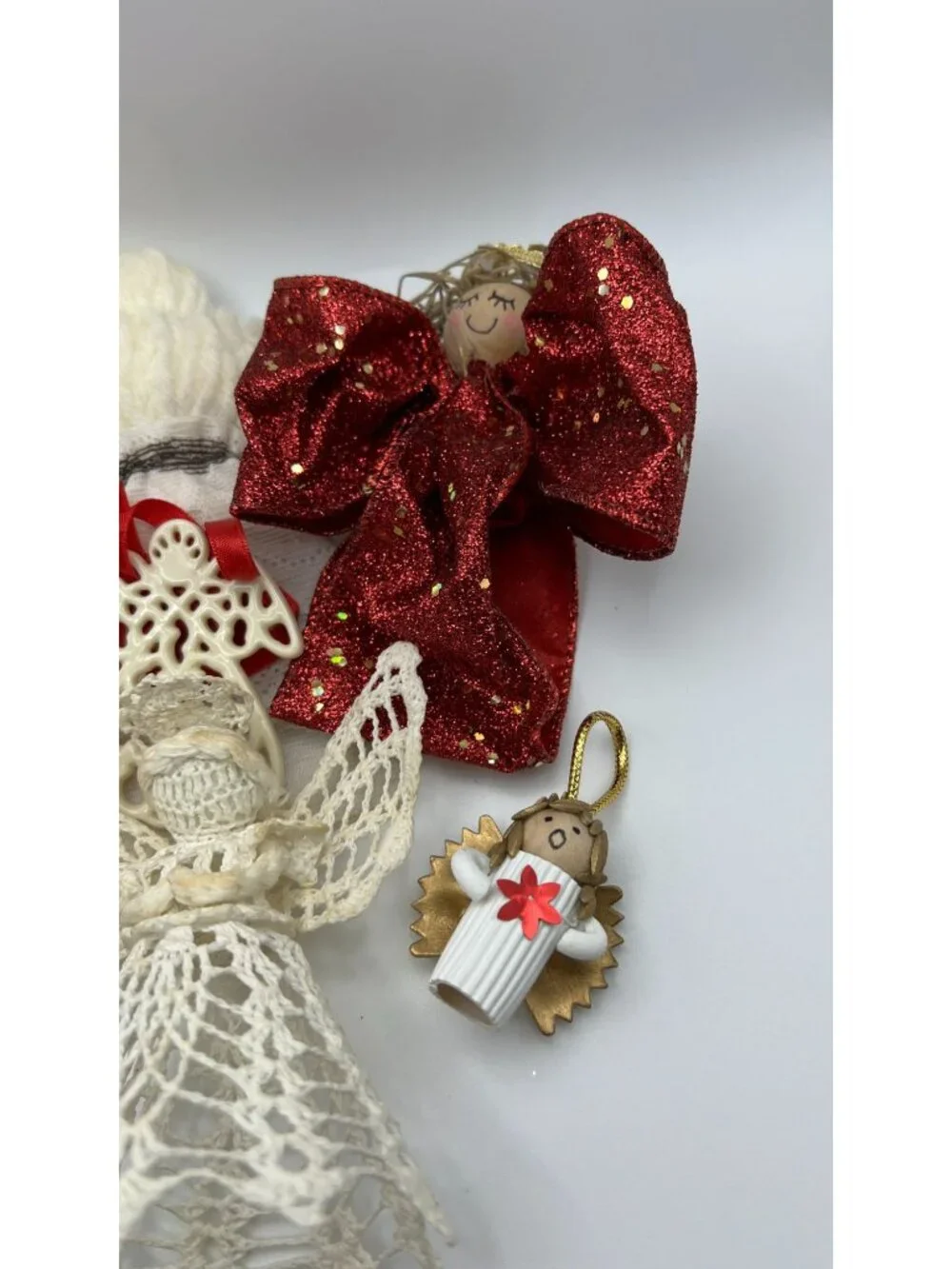 Set Of 6 Vintage Handmade Angel Ornaments In Crochet Fabric Metal & Glittered De - Picture 5 of 6